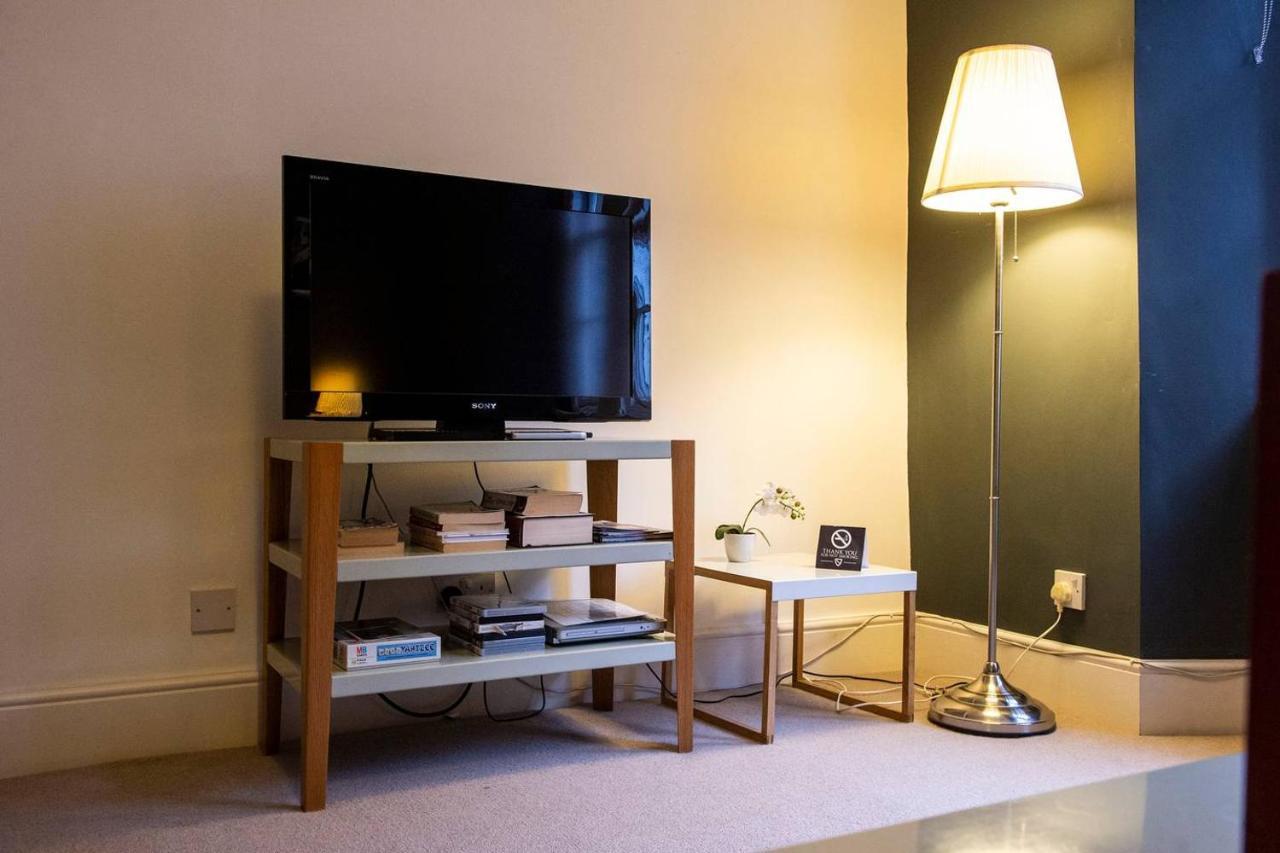 Joivy Charming Apt Close To City Centre Единбург Екстериор снимка